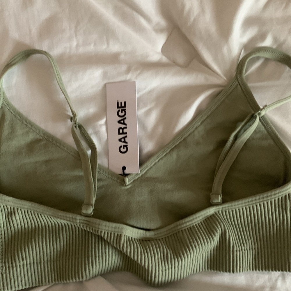 Olive green micro seamless cami with adjustable straps - Picture 3 of 5